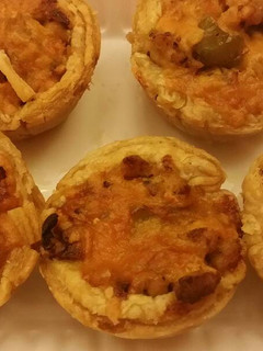A picture of Puff pastry with chicken.
