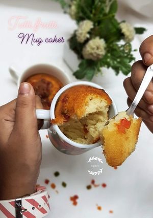A picture of Tutti frutti mug cake.