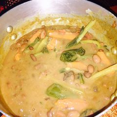 A picture of Feijoada with beef.