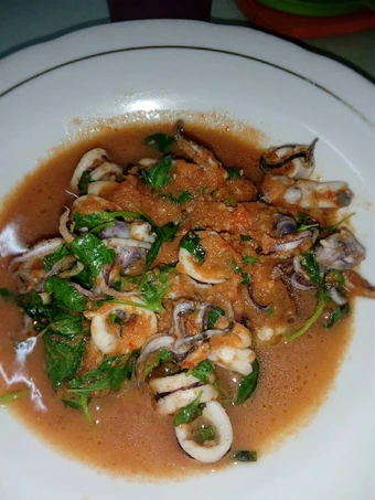 Langkah Gampang Membikin Resep Cumi bumbu merah with kemangi yang Menggugah Selera Anti Ribet, Mantap Sekali