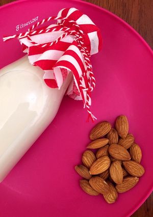 صورة لوصفة حليب اللوز 🥛