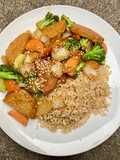 Tempeh con verduras teriyaki