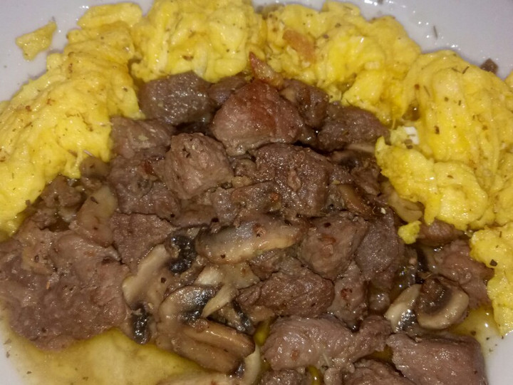 Resep Wagyu Cube rice bowl with mushroom and scrambled egg Anti Gagal