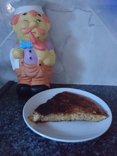 Una foto de Tortilla de coco y manzanas 🍚🍎 😎
