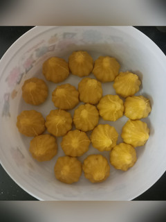 કેસર માવા મોદક (Kesar Mava Modak Recipe In Gujarati) રેસીપી મુખ્ય ફોટો