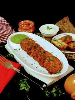 फलाहारी समा आलू टिक्की और चटपटी हरी चटनी (Falahari Tikki and Hari Chutney Recipe in Hindi) रेसिपी मुख्य फोटो