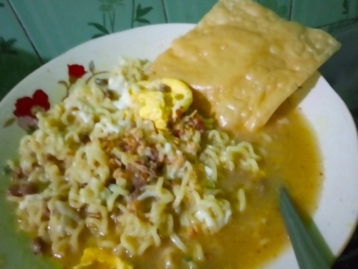 Resep Mie Rebus Empal Gentong dan Telur yang Lezat