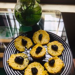 A picture of Pine apple blackberry salad.