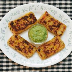 A picture of Poha Cake Rusk.