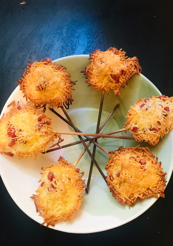 Una foto de Snack Piruletas de Queso y jamón