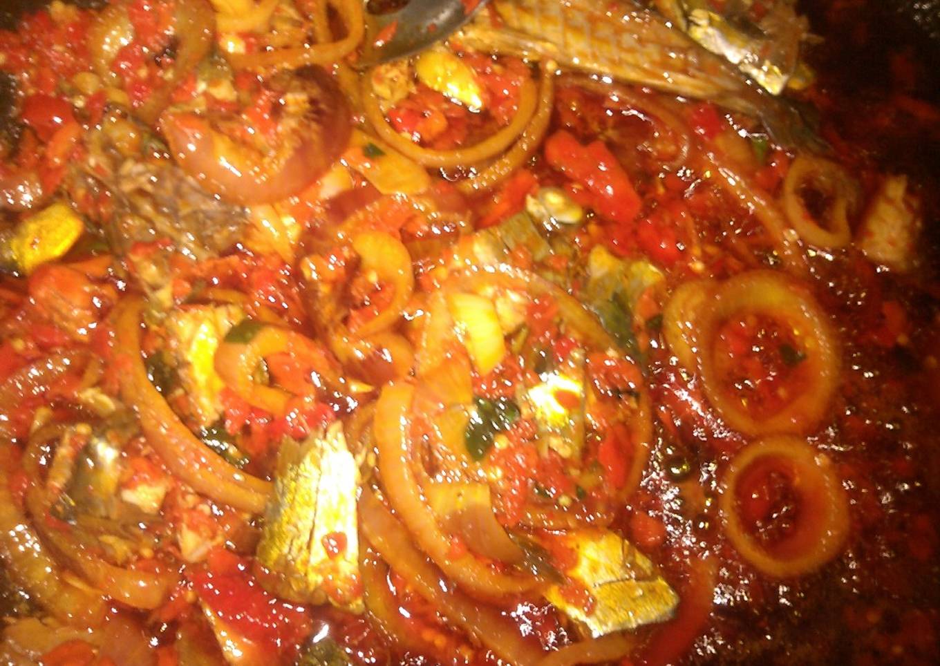 Blended pepper sauce with ice fish