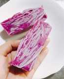 Bánh khoai môn lá cẩm