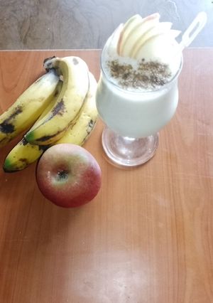 A picture of Apple smoothie 🍎.