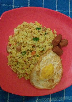 Foto resep Nasi goreng kuning pedas ala dapur mak ageung...😘