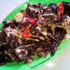 A picture of Tumis taoge jamur.