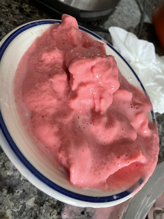 Una foto de Helado de fresa saludable