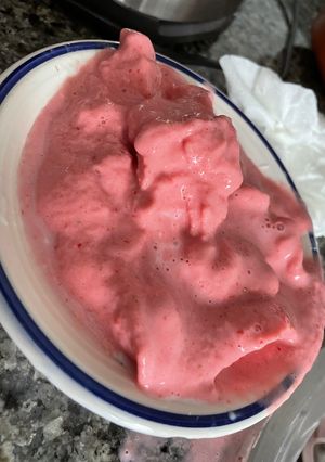 Una foto de Helado de fresa saludable