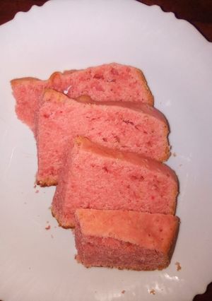 A picture of Pink velvet cake.