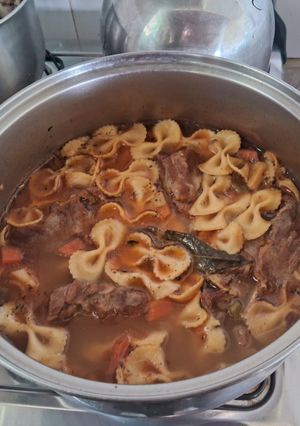Una foto de Ensopado de fideos moñitas