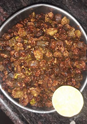 कुरकुरी भिंडी की सब्जी रेसिपी मुख्य फोटो