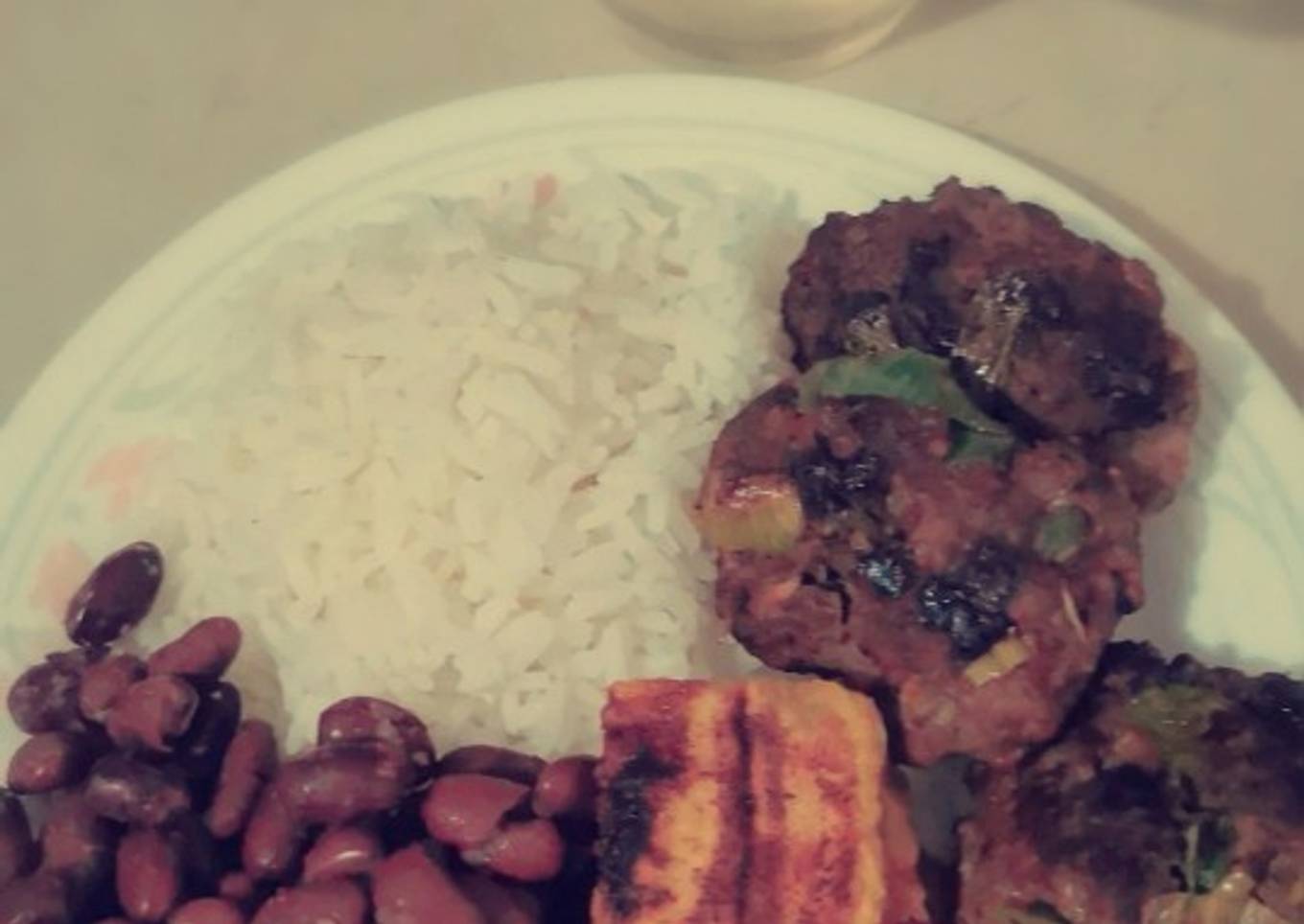 Tortitas de carne molida con cebollino