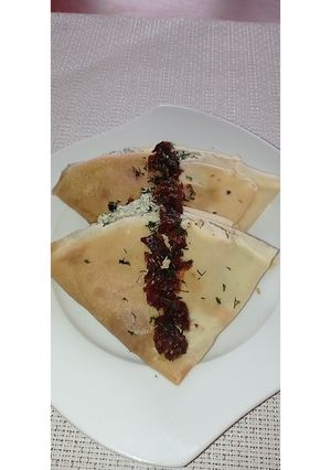 Zdjęcie przepisu Naleśniki z serem i szpinakiem.