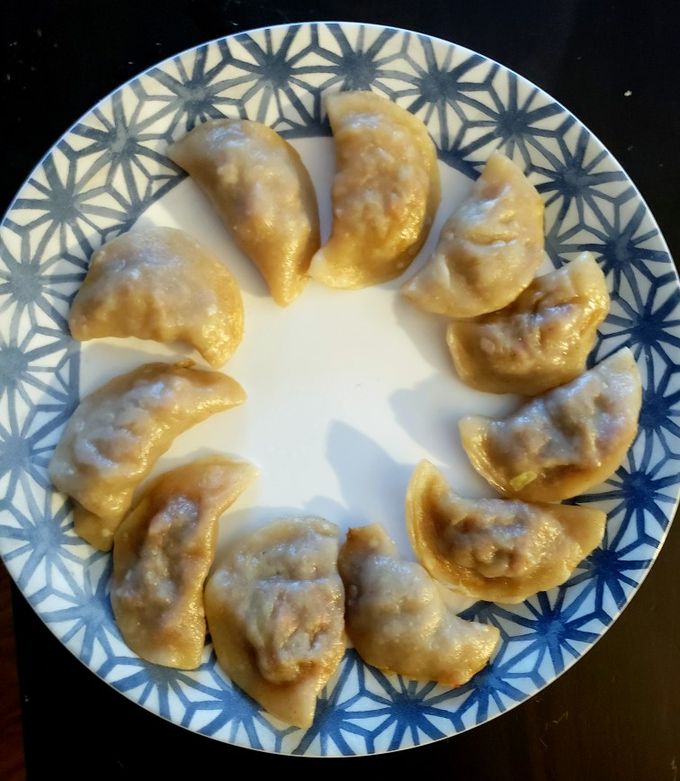 A picture of Tadka momos.