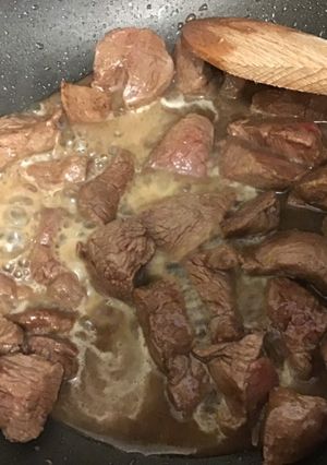 A picture of Creamy beef.