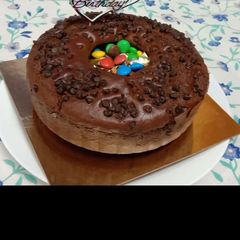 A picture of Choco chips chocolate cake.