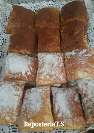 Foto principal de Pastelitos de hojaldre rellenos de cafe y nata