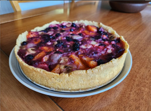 Una foto de Tarta de frutas (apta celíacos/ Sibo)