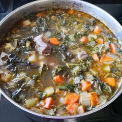 A picture of Mom's Beef/Pork Bones & Winter Vegetable Soup😍.