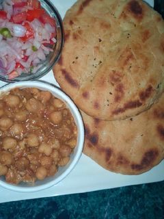 छोले कुलचे (chole kulche recipe in Hindi) रेसिपी मुख्य फोटो