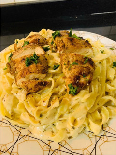 A picture of Fettuccine Alfredo Pasta.