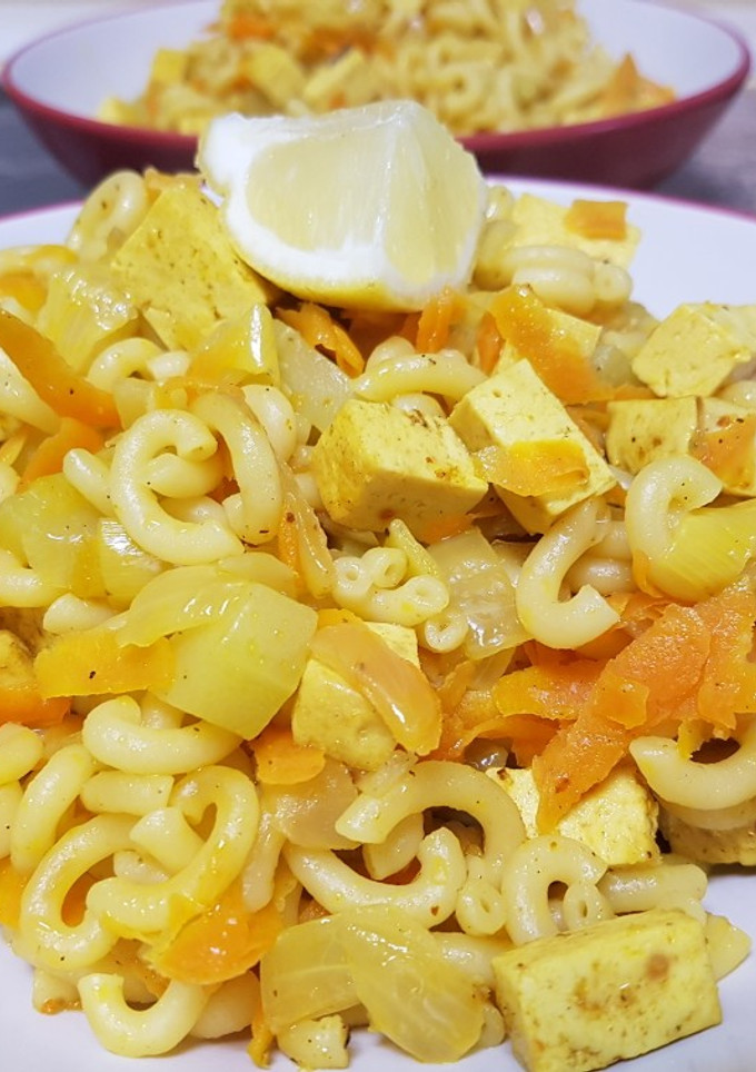 Una foto de Fideuá vegana