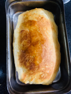 મિલ્ક બ્રેડ (Milk Bread Recipe in Gujarati) રેસીપી મુખ્ય ફોટો