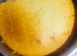 Una foto de Bizcochuelo de polenta 😋😋😋😋
