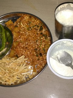 સાબુદાણા ની ખીચડી રેસીપી મુખ્ય ફોટો