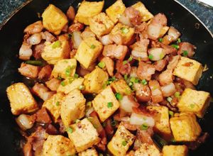 Hình của món Thịt kho đậu khuôn.