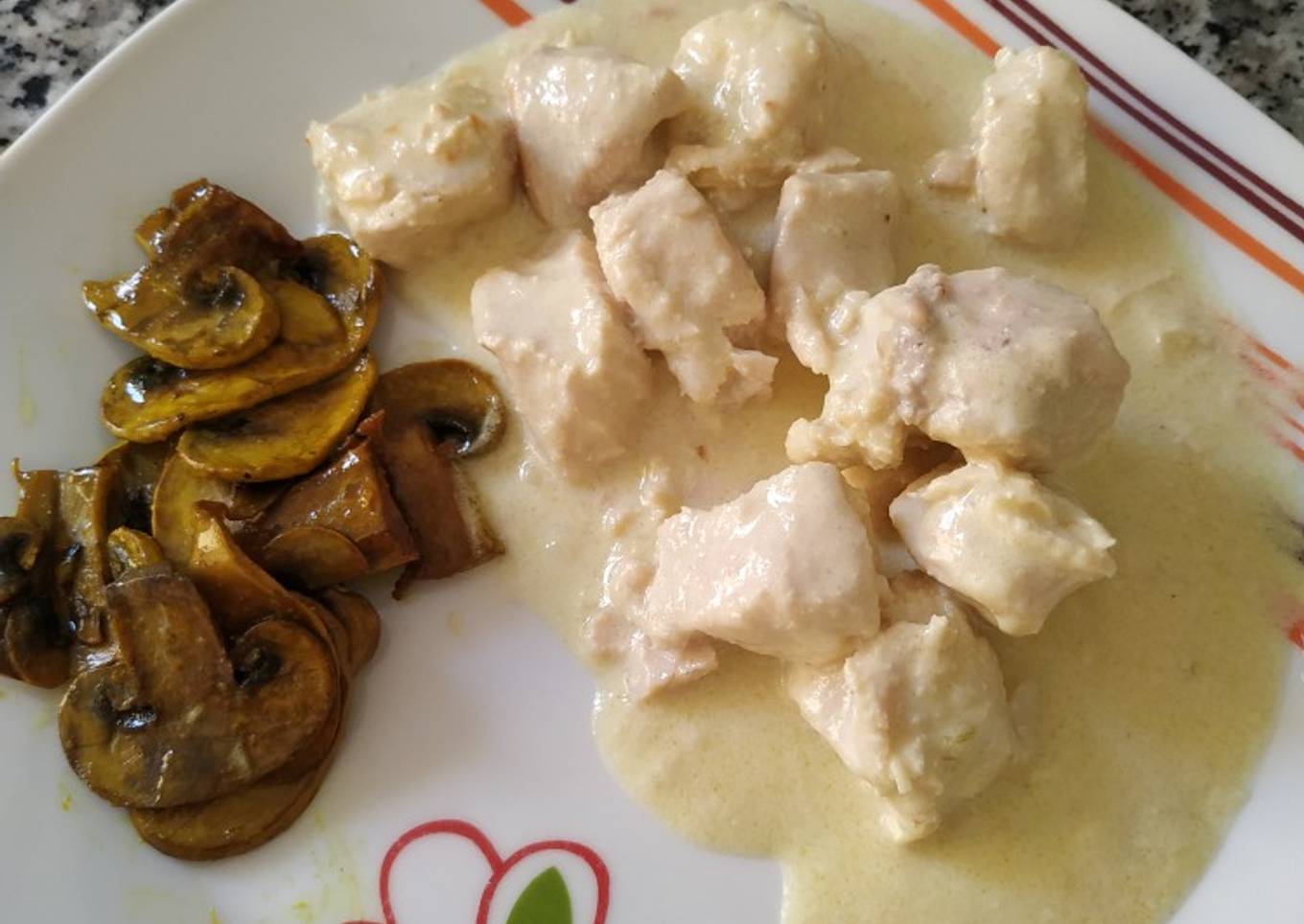 Pechuga al cava con champiñón salteado