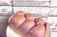 Bánh mì khoai lang tím
(Purple Sweet Potato Bread)