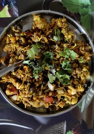 ભેળ (Bhel recipe in gujarati) રેસીપી મુખ્ય ફોટો