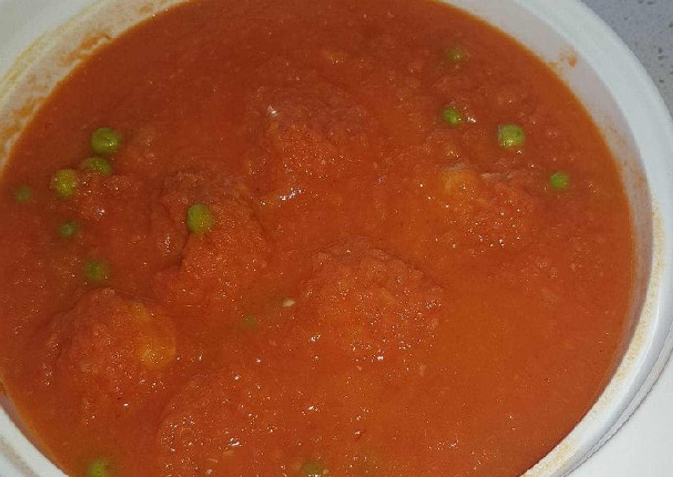 Albóndigas de pollo con tomate