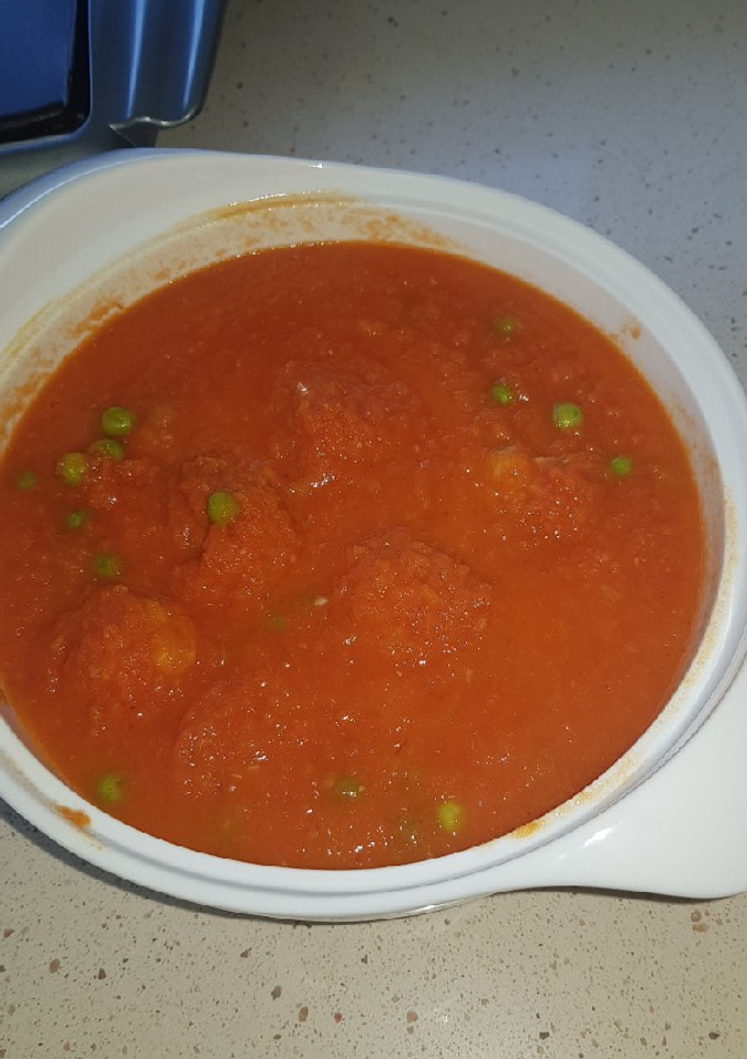 Una foto de Albóndigas de pollo con tomate