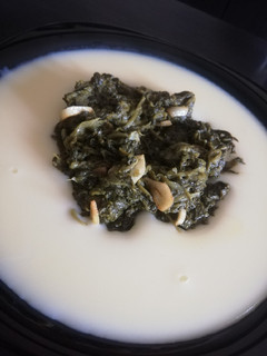 Una foto de Puré de patatas con espinacas 🥔🥬