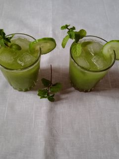 કકુંબર ફુદીના શરબત (Cucumber Pudina Sharbat Recipe In Gujarati) રેસીપી મુખ્ય ફોટો