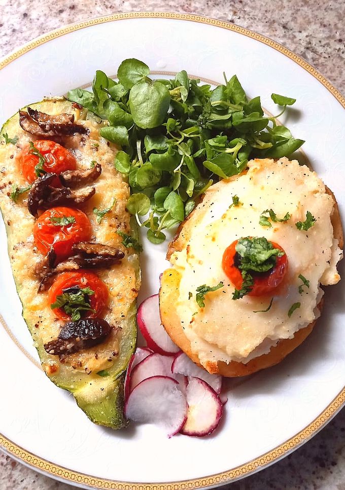 Una foto de Zapallo italiano Relleno con Quinoa