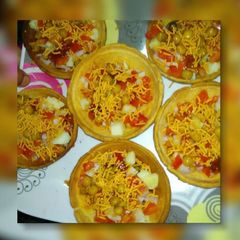 A picture of Baked canopies salad.