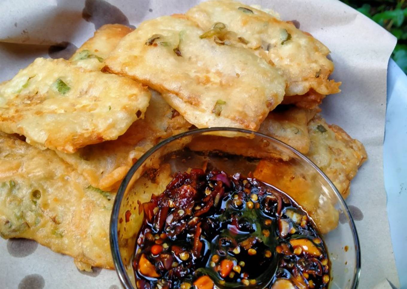 Tempe mendoan sambel kecap