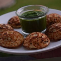A picture of Suji Appams.